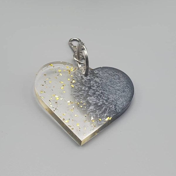 Resin heart shapped keychain/ keyring/ handbag charm decorated with grey mica powder and chunky gold glitter with lobster clasp attachment