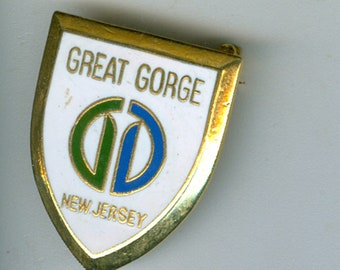 Vintage Great Gorge New Jersey Resort Ski Pin