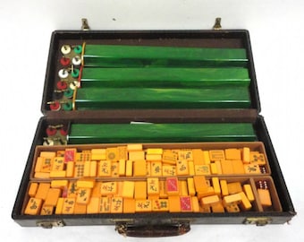 Vintage Bakelite MAHJONG Game Set With Aligator Style Case Butterscotch and Green *****1920's-1930's****** Tons of Bakelite RARE
