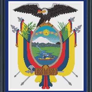 Puede incluir: Punto de cruz del escudo de armas ecuatoriano, enmarcado en un marco azul oscuro. El diseño presenta un cóndor, un escudo con un paisaje y banderas en amarillo, azul y rojo. También se incluyen lanzas y otros detalles.