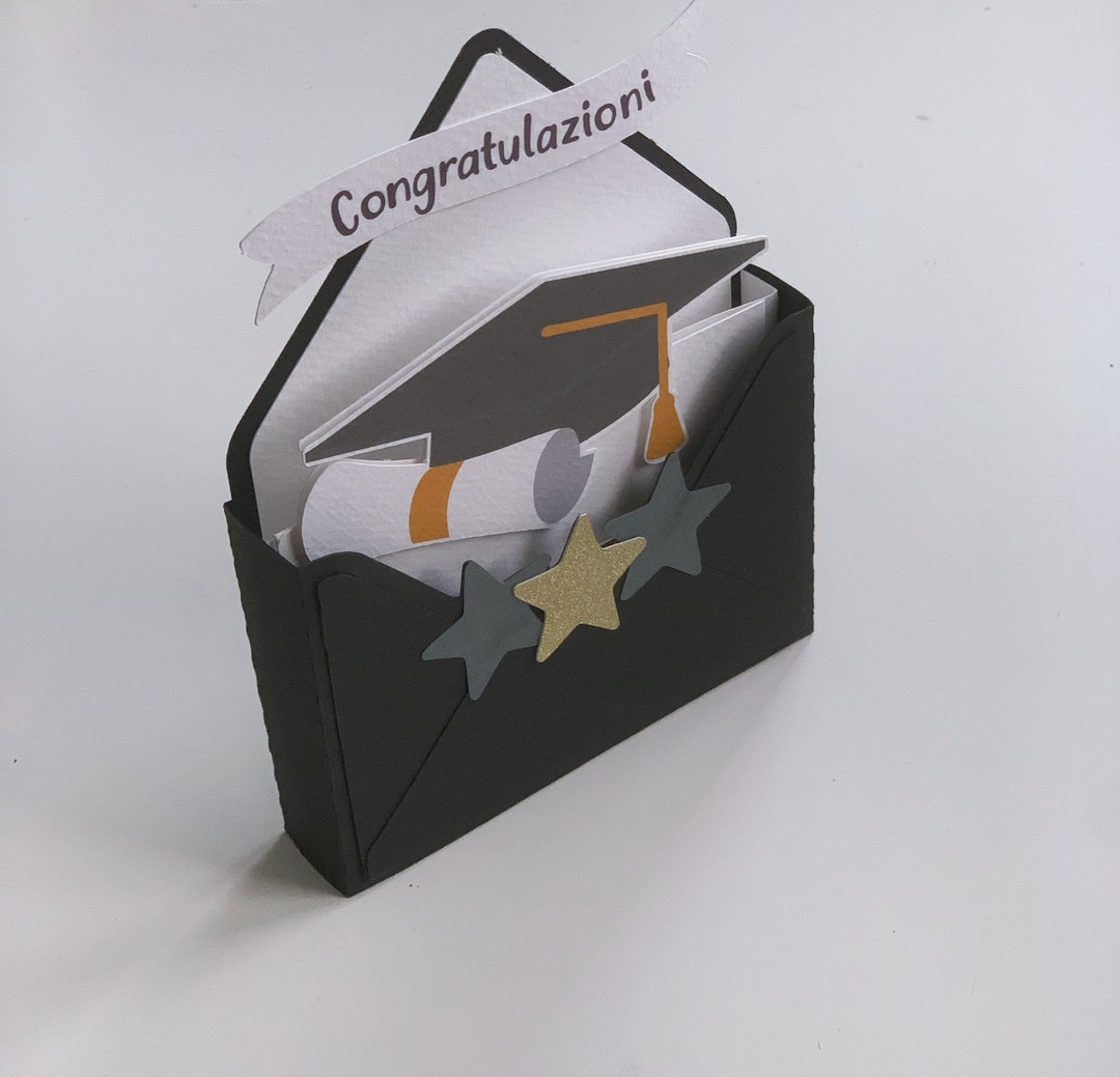 Bigliettini Laurea Con Fiori Biglietto Auguri Laurea Con Busta Kraft - Congratulazioni  Laurea Con Tocco Cappello Biglietti Auguri Laurea, image size:1080x1039