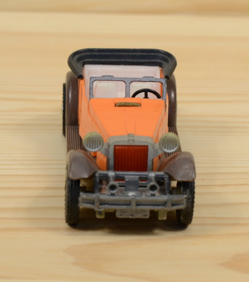 vintage plastic model cars and trucks