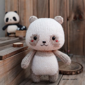 Knitting pattern: Gigi - the little panda.