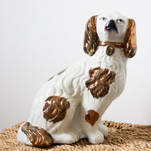 Vintage Staffordshire King Charles Spaniel Figurine: Copper Lustre Design