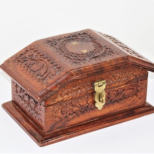 Vintage Carved Wood Trinket Box: Floral Inlay, Velvet Lined