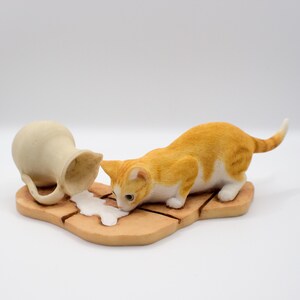 Rare Sheratt and Simpson - Kitten and Milk - 55017 Mantel Table Figurine - Intricate Realistic Detail  - Hand Painted - Gift