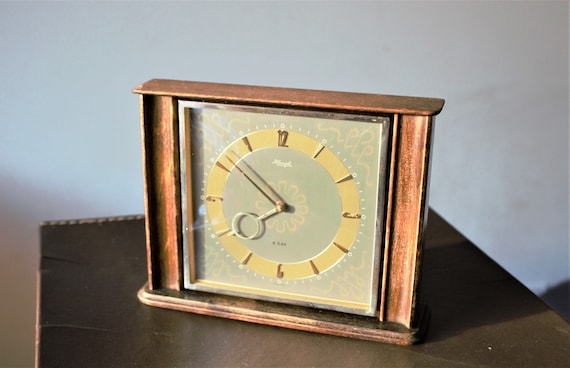 Vintage Kienzle Mahogany Mantel Clock: 8 Day Mechanical Timepiece