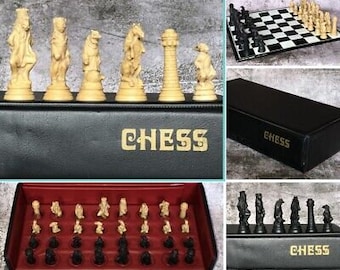 Juego de ajedrez Reynard The Fox: Anne Carlton Studio England, estuche de viaje de cuero