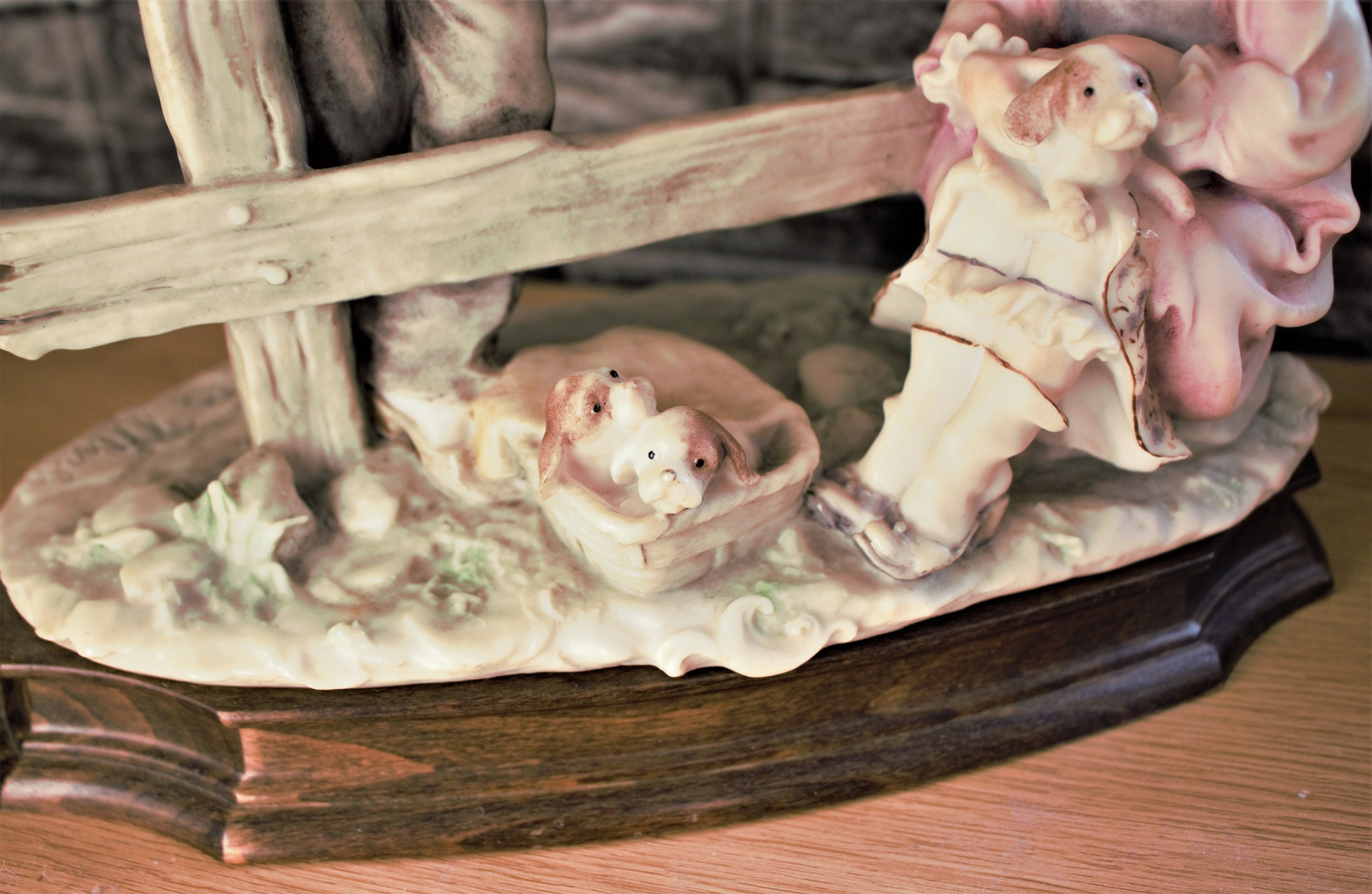 カポディモンテ B.marli作 陶器製 家族と馬車の置物 アンティーク