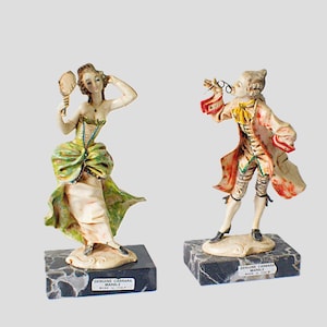 Vintage Fontanini-beeldjes - sokkel in Carrara-marmeren in Venetiaanse stijl - Paar schoorsteenmanteltafels Fine Art Deco - Cadeau