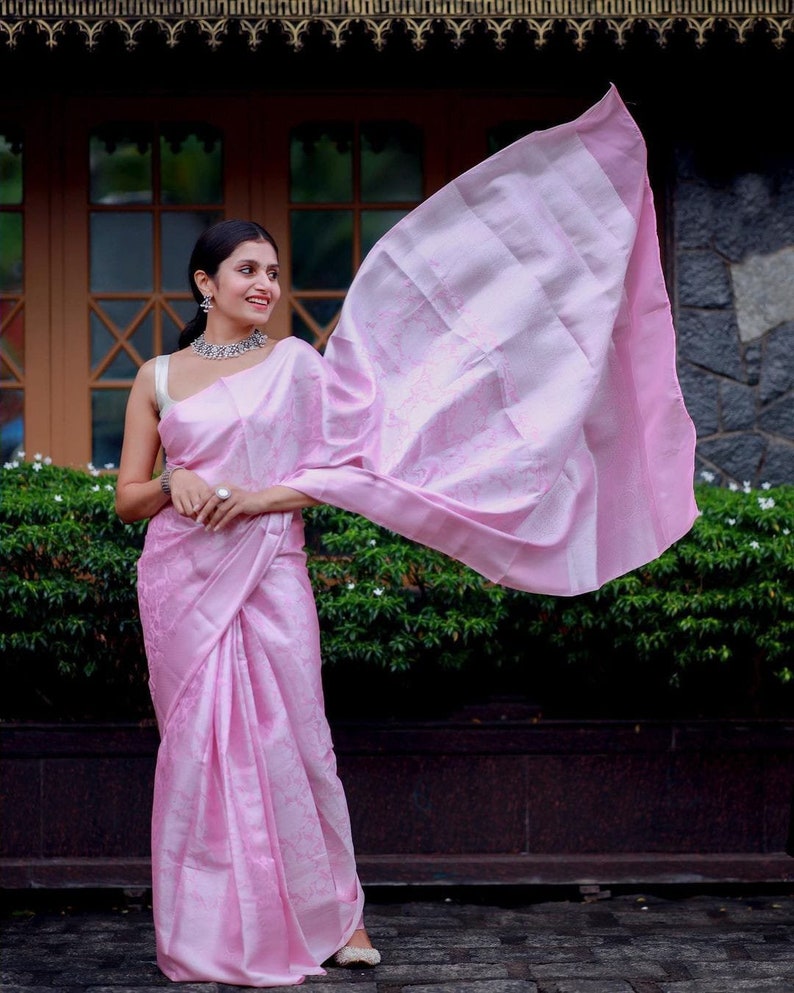 Baby Pink Colour Kanchipuram Soft Lichi Silk Saree Bold And Beautiful Saree With Weaving Silk Exclusive Indian Wedding Saree image 4