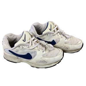 90's sport shoes store