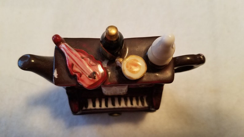Vintage Shudehill hinged piano box