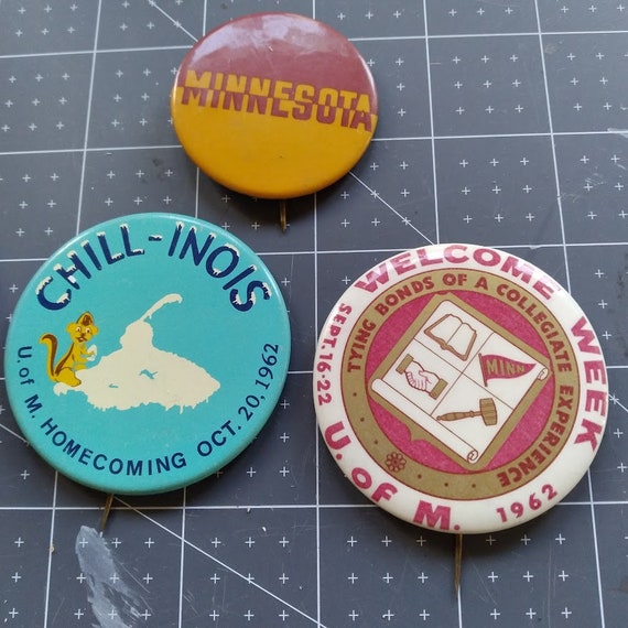 Set of three vintage University of Minnesota pins - image 1
