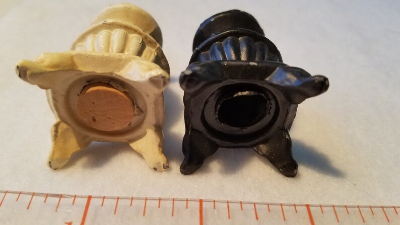 Vintage cast iron pot belly stove salt /& pepper set