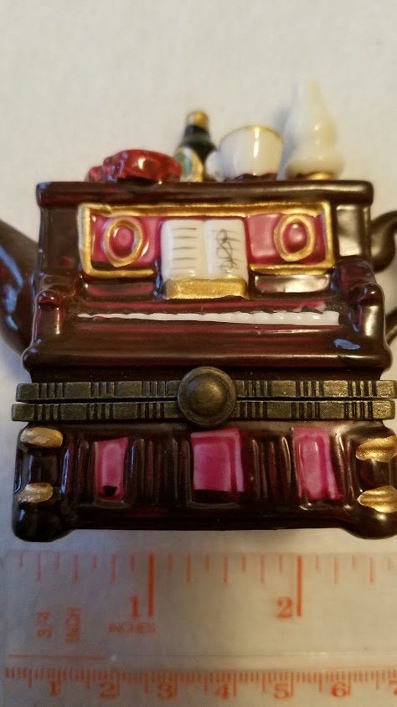 Vintage Shudehill hinged piano box