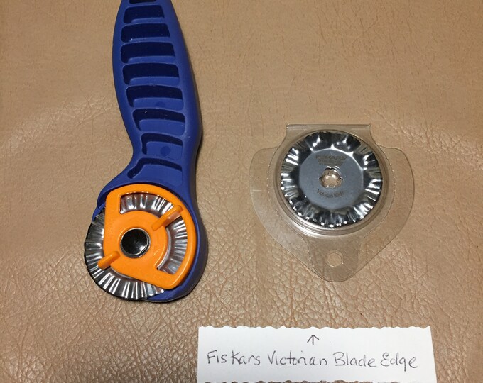 Fiskar Victorian Edge Rotary Cutter Like New Comes With 2 Etsy