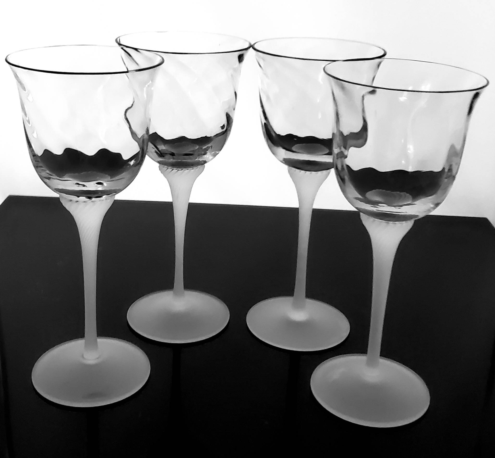 Luxbe Crystal Wine Large Glasses, Set of 4 Perfect for White, Red