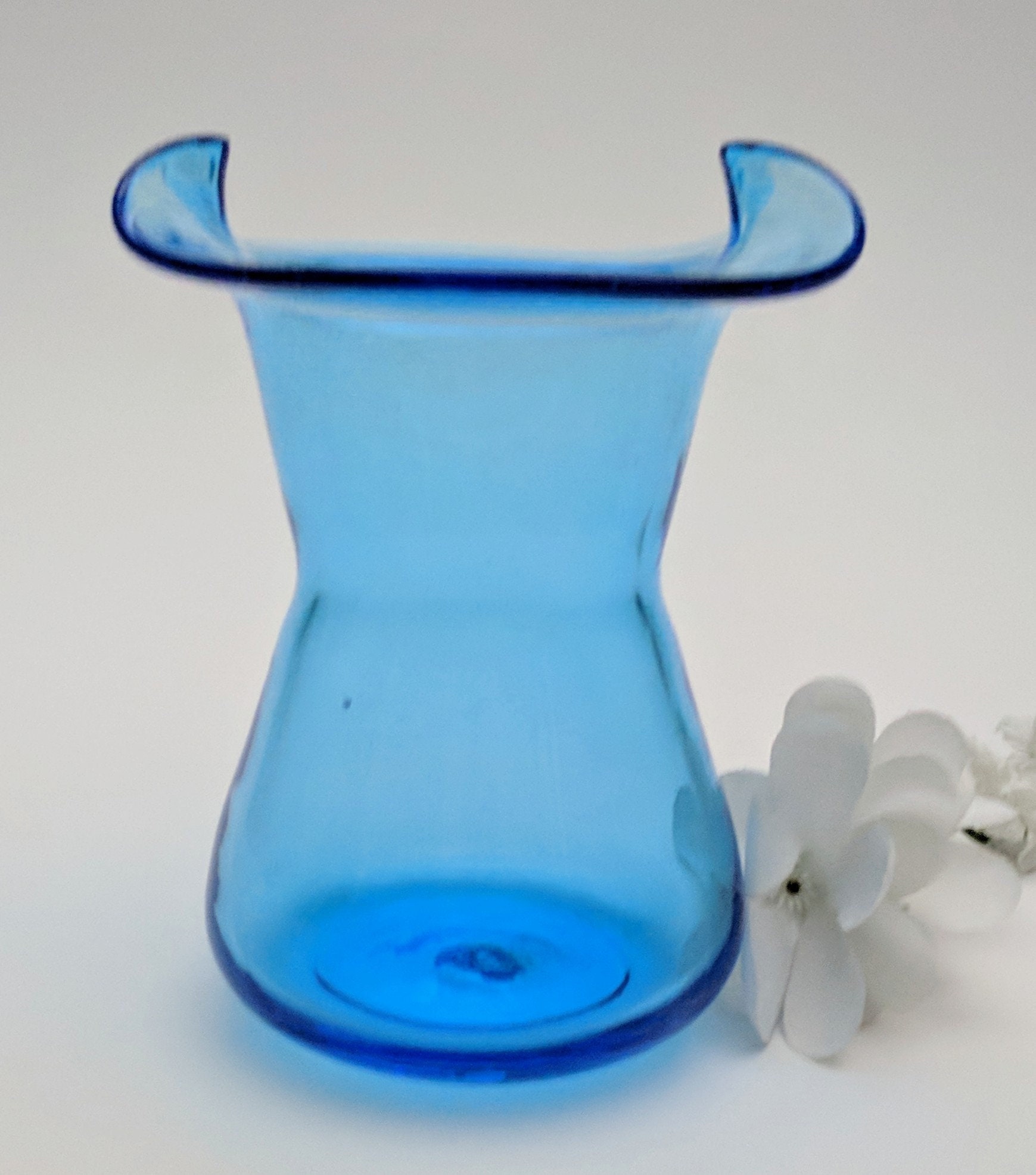 Vintage Blue Vase Hand Blown Art Glass Pinched Top Hat Style Etsy