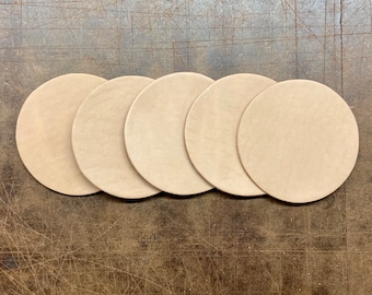 Posavasos circulares de cuero de vaca natural troquelado y grabado con láser, de 3,5" de diámetro y 8/10 oz. de 3,2/4,0 mm de diámetro