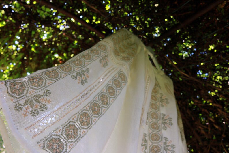 boho blouse wheel of luck handmade hand embroidered Romanian Embroidery blouse cotton la blouse roumaine hippie natural fiber