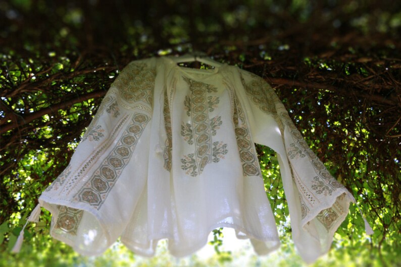 boho blouse wheel of luck handmade hand embroidered Romanian Embroidery blouse cotton la blouse roumaine hippie natural fiber