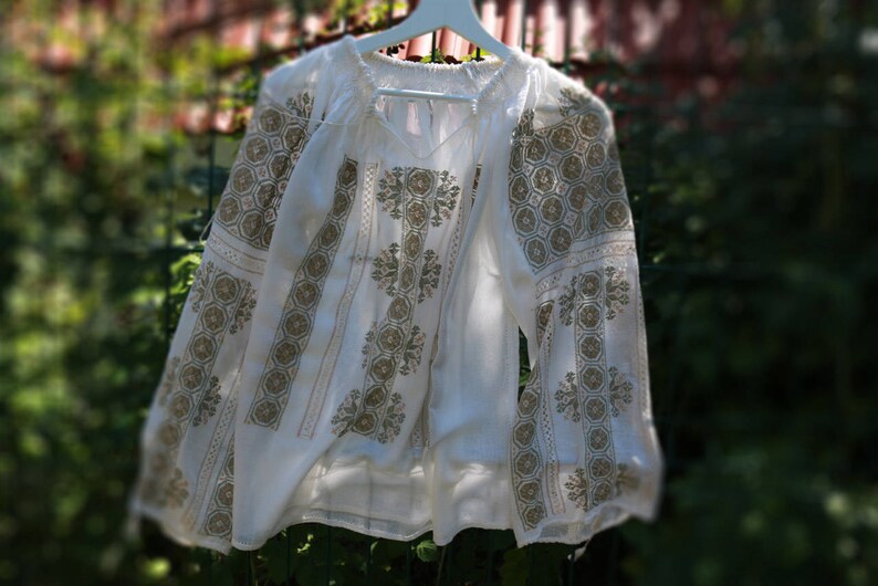 boho blouse wheel of luck handmade hand embroidered Romanian Embroidery blouse cotton la blouse roumaine hippie natural fiber