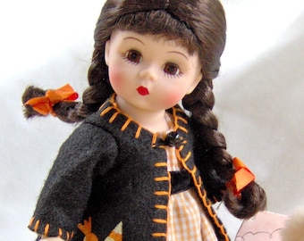 HALLOWEEN TREATS Madame Alexander 8&quot; Doll with Box and Tag - Rare, Retired Trick or Treat Doll Set