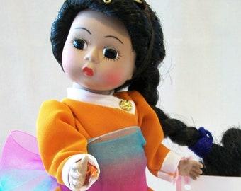 An OLD FASHION CHRISTMAS Madame Alexander 8