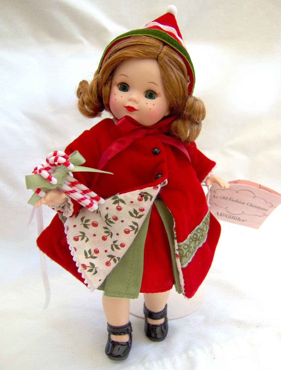 An OLD FASHION CHRISTMAS Madame Alexander 8