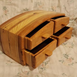 Bandsaw box made from cherry, pine,and plywood zdjęcie 7