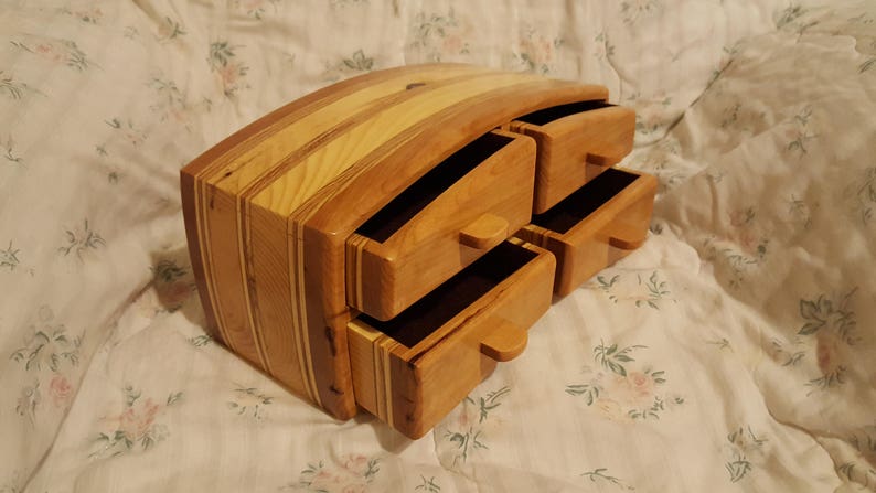 Bandsaw box made from cherry, pine,and plywood zdjęcie 7