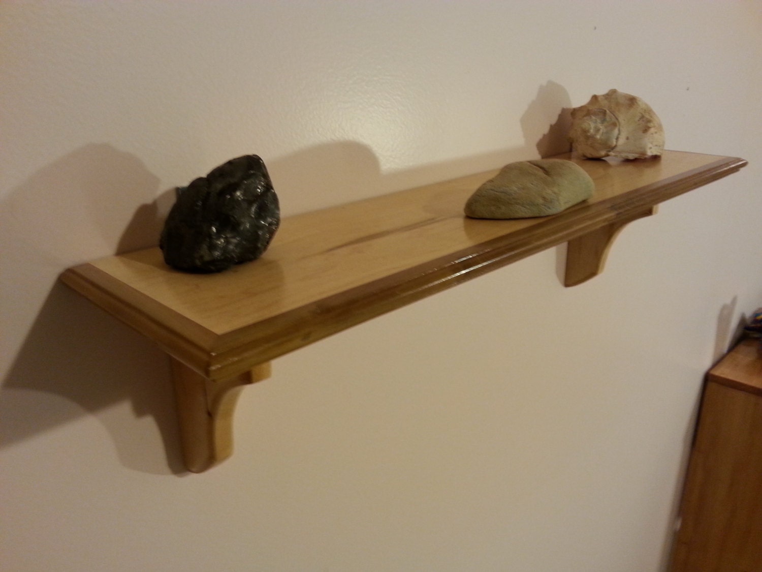 Shelf made of maple and poplar