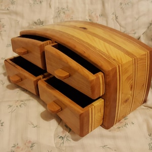 Bandsaw box made from cherry, pine,and plywood zdjęcie 6