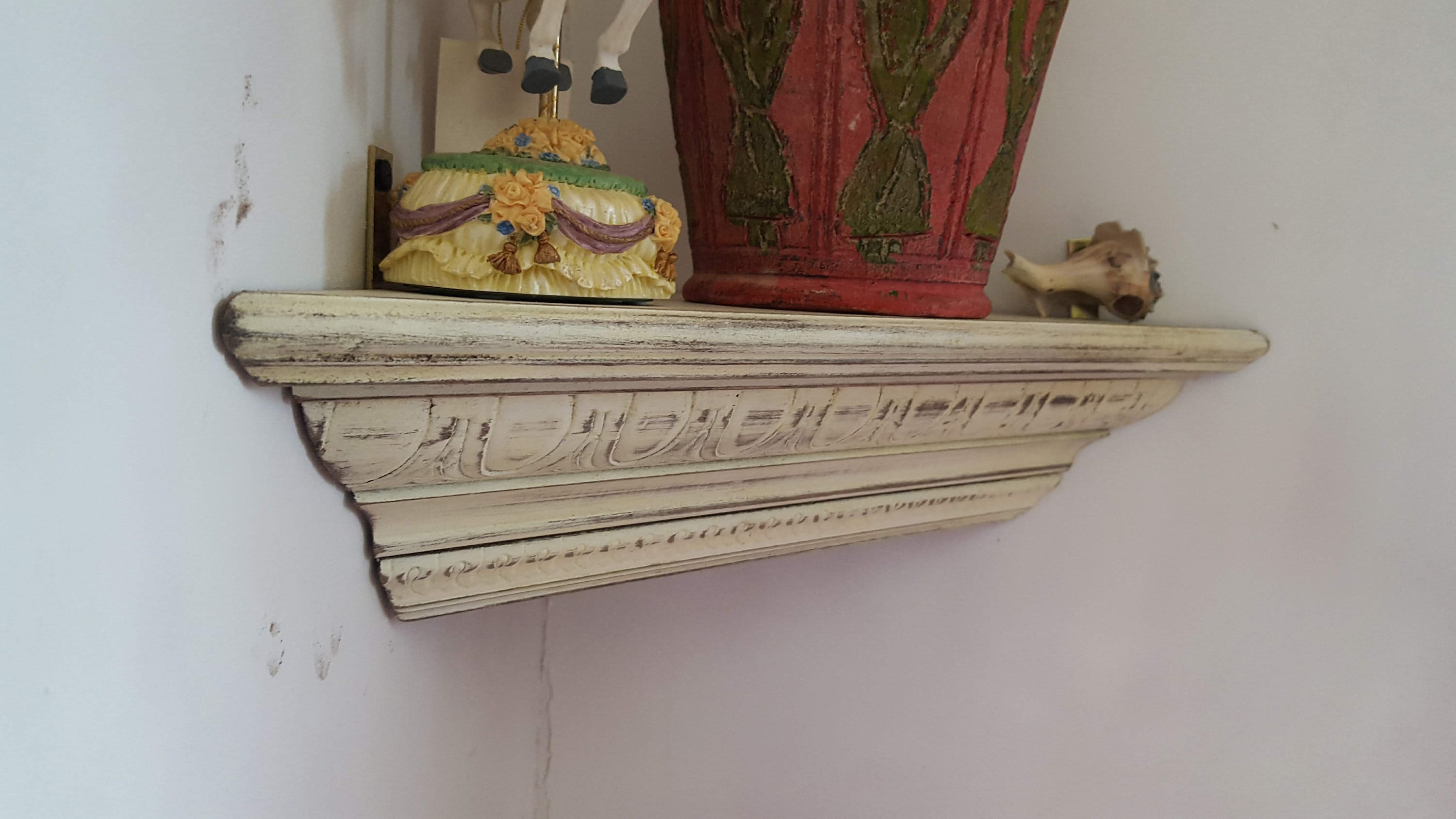 Corner shelf made with decorative crown in distressed ivory great gifts