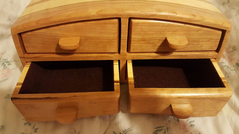 Bandsaw box made from cherry, pine,and plywood zdjęcie 8