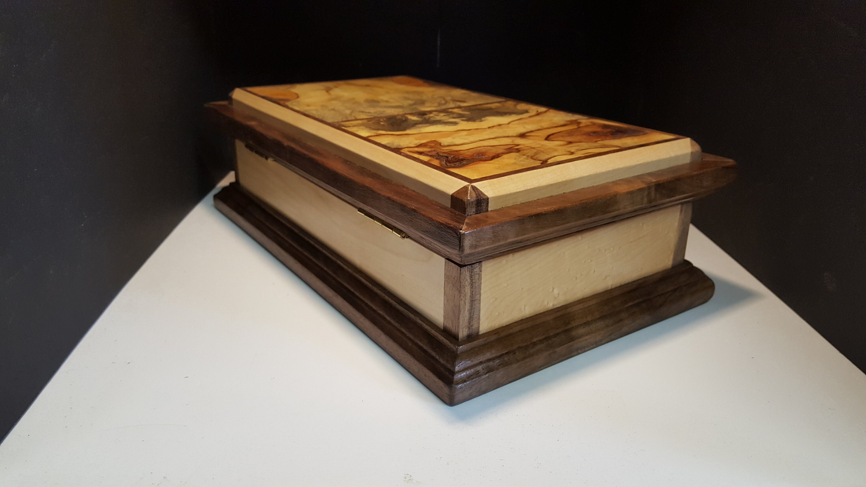 Keepsake box. gifts for mom.gifts for dad.Jewelry box made from maple
