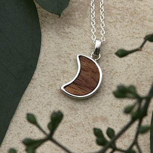 Holzschmuck Halskette mit Anhänger Moon Damen 925 Silber Nussbaum Holz Kette Halbmond Medaillon Holzanhänger Schmuck Geschenk Frauen Damen