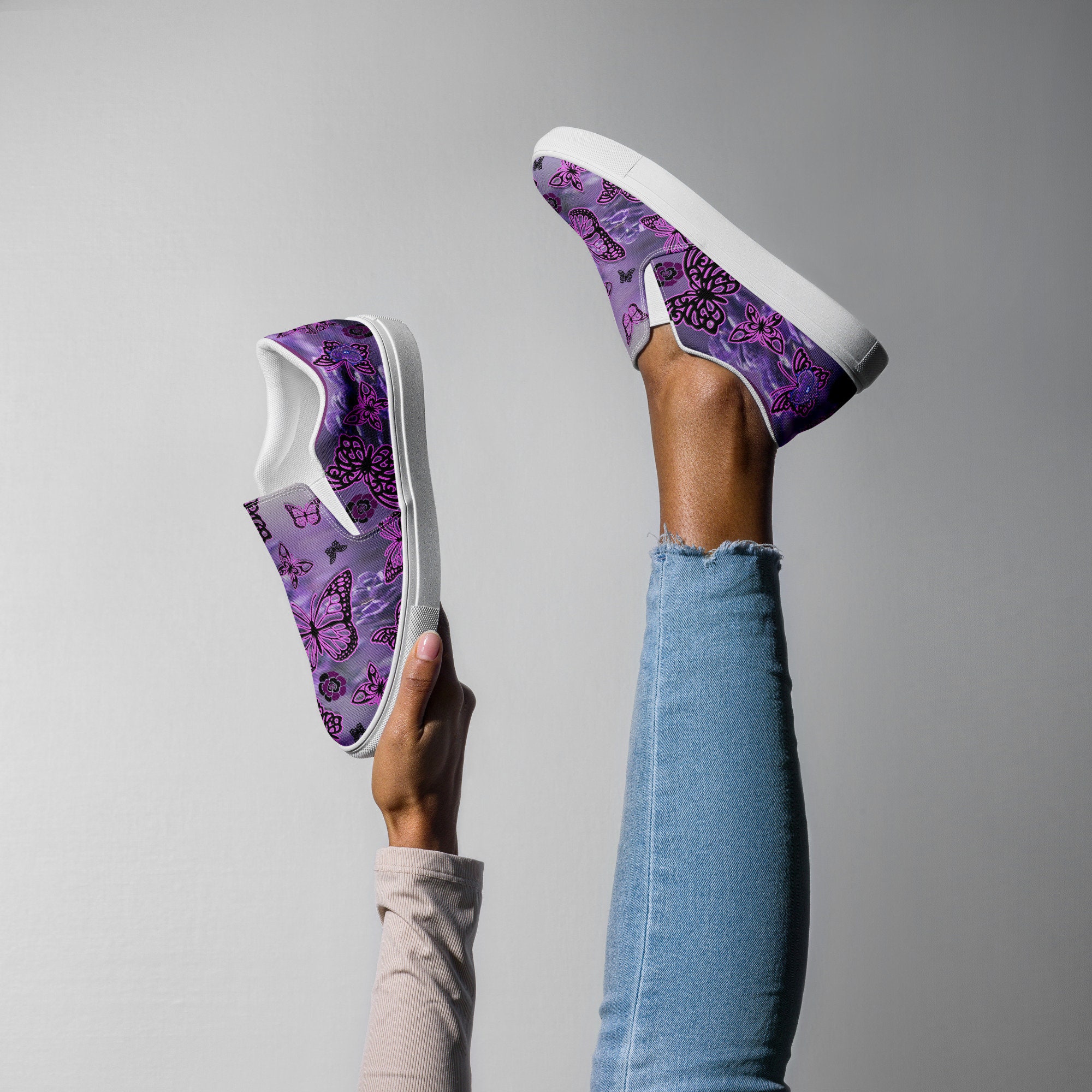 Women Summer Ethnic Butterfly Emrboidery Shoes