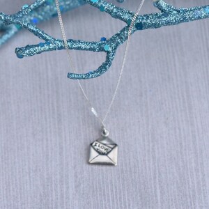 Collar Te Amo, Charm Te Amo, Collar con Letra en Plata de Ley, Collar con Letra Te Amo, Letra, Te Amo, Plata de Ley