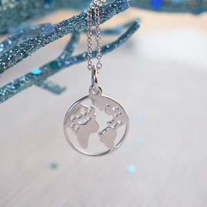Dainty Globe Necklace Jewelry, Tiny Globe Present, Little Globe Jewelry, Small World Necklace, Earth, Gift for Traveler, Travel, Globe