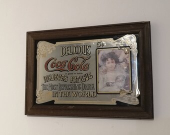 Coca Cola drinking Lady Nostalgie Barspiegel Spiegel Bar Mirror 22 x 32 cm