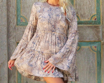 Boho summer dress women's backless, long sleeve tunic dress bell sleeves, short babydoll dress, loose floral dress