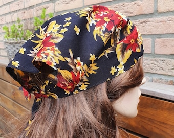 Boho triangle Head scarf Floral Black, Kerchief bandana Sun Head Protection Beach, Hairband Hippie Accessories 70s head wrap