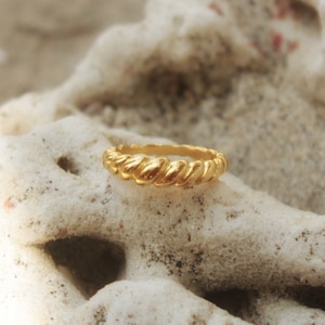 Narrow Croissant Ring 925 Silver, 22K Gold 3 Micron Twist Ring, Minimalist Fine Jewelry, Gift for Her, Boho Statement Ring