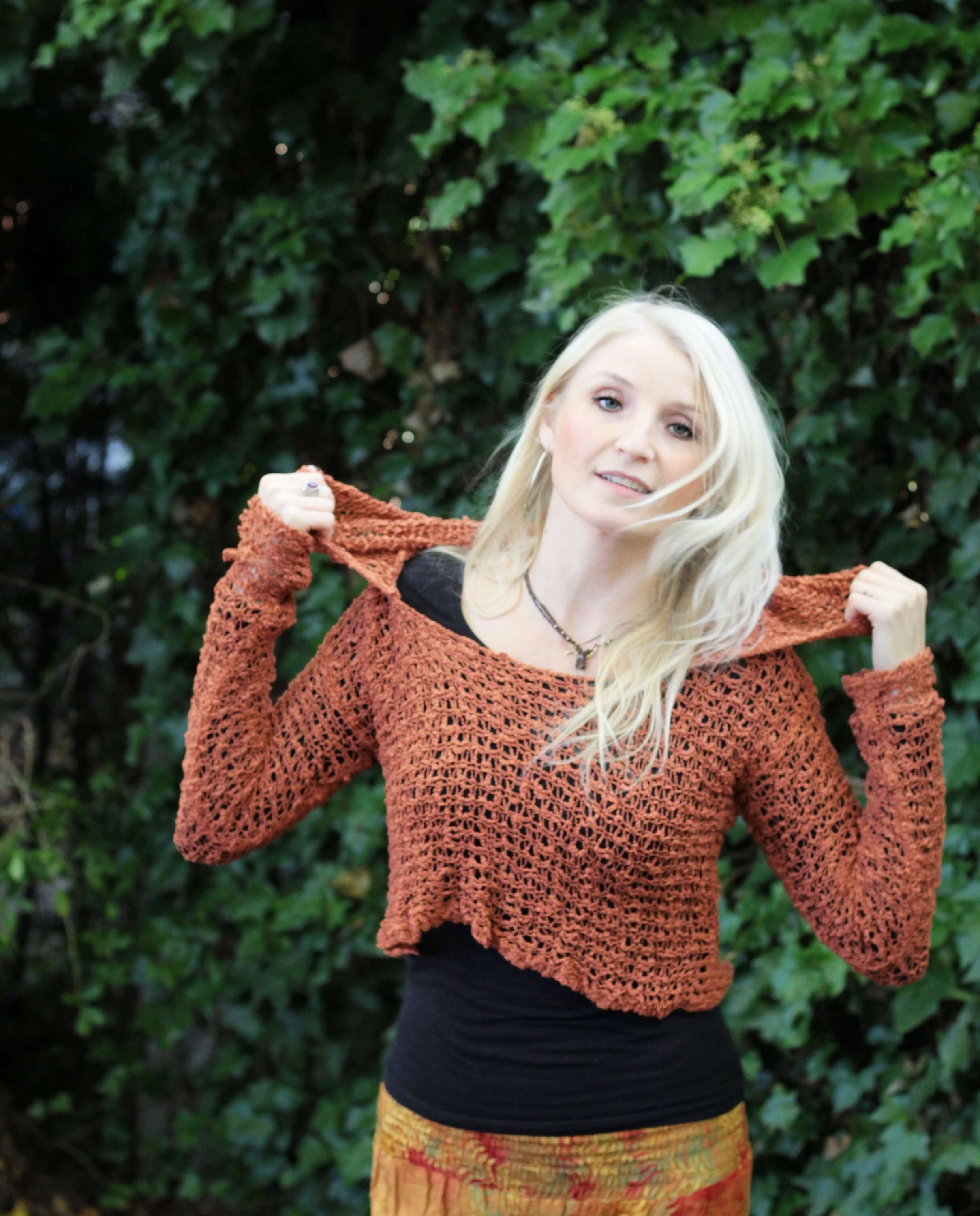 Knitted Hoodie Short Rust Brown, Crop Hoodie Cognac, Underboob Top