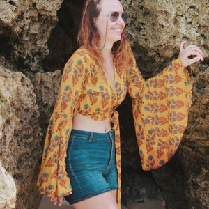 Hippie Top Retro 70s Style, Wrap Blouse Bell Sleeves, Cropped Blouse Flare Sleeve, Floral Crop Top, Wrap Shirt, HANDMADE PRINT
