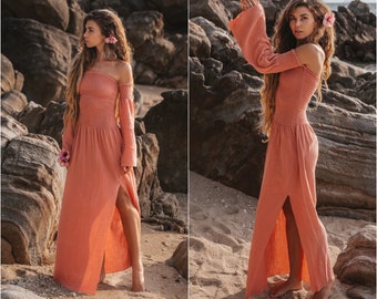 Robe de festival hippie à épaules dénudées avec manches longues trompette et fente haute en coton mousseline doux en saumon poussiéreux, robe d'été bohème