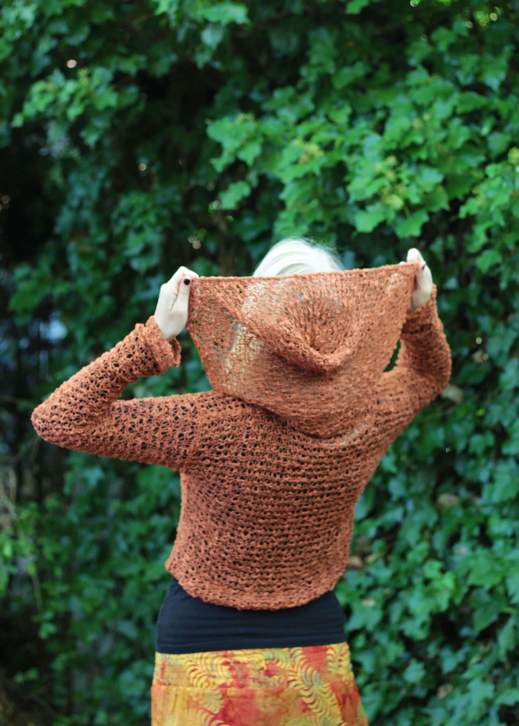 Knitted Hoodie Short Rust Brown, Crop Hoodie Cognac