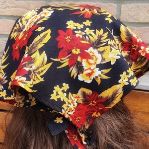 Boho triangle Head scarf Floral Black, Kerchief bandana, Sun Head Protection Beach, Hairband Hippie Accessories vintage 70s head wrap
